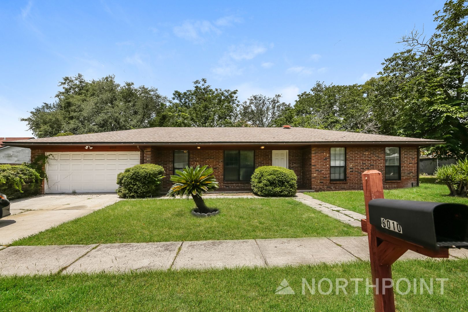 Jacksonville House: 6010 Hillman Dr
