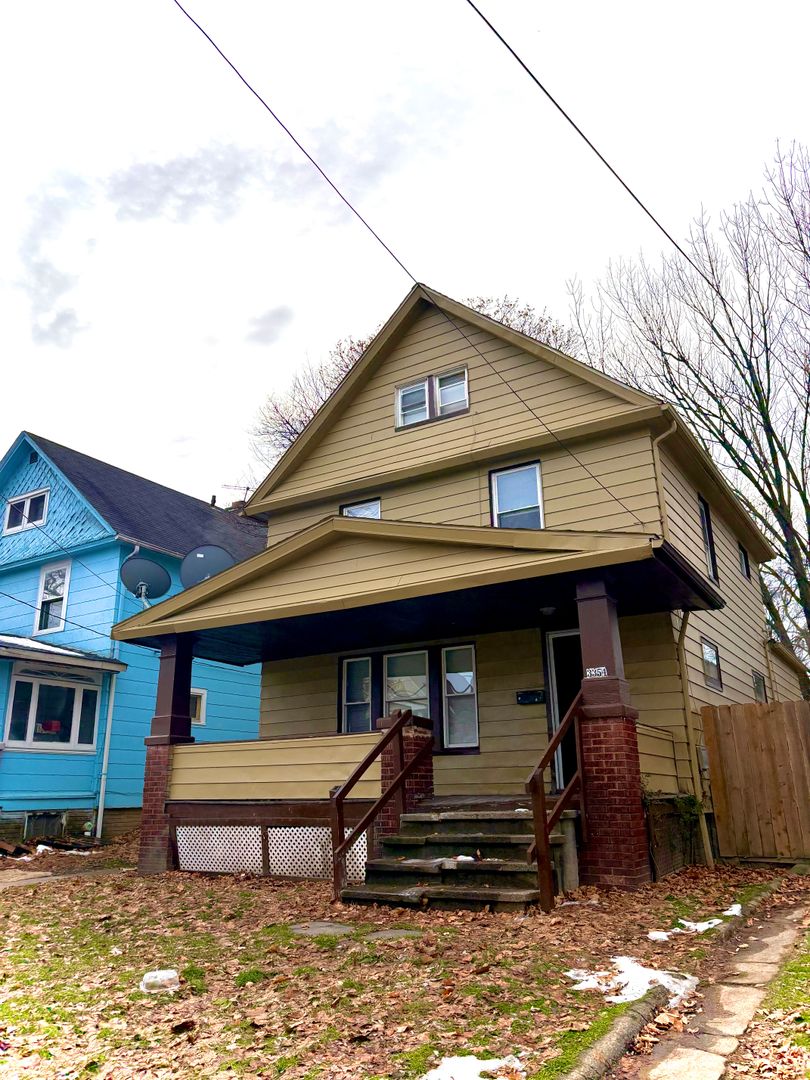 Cleveland House: 3354 W 88th St