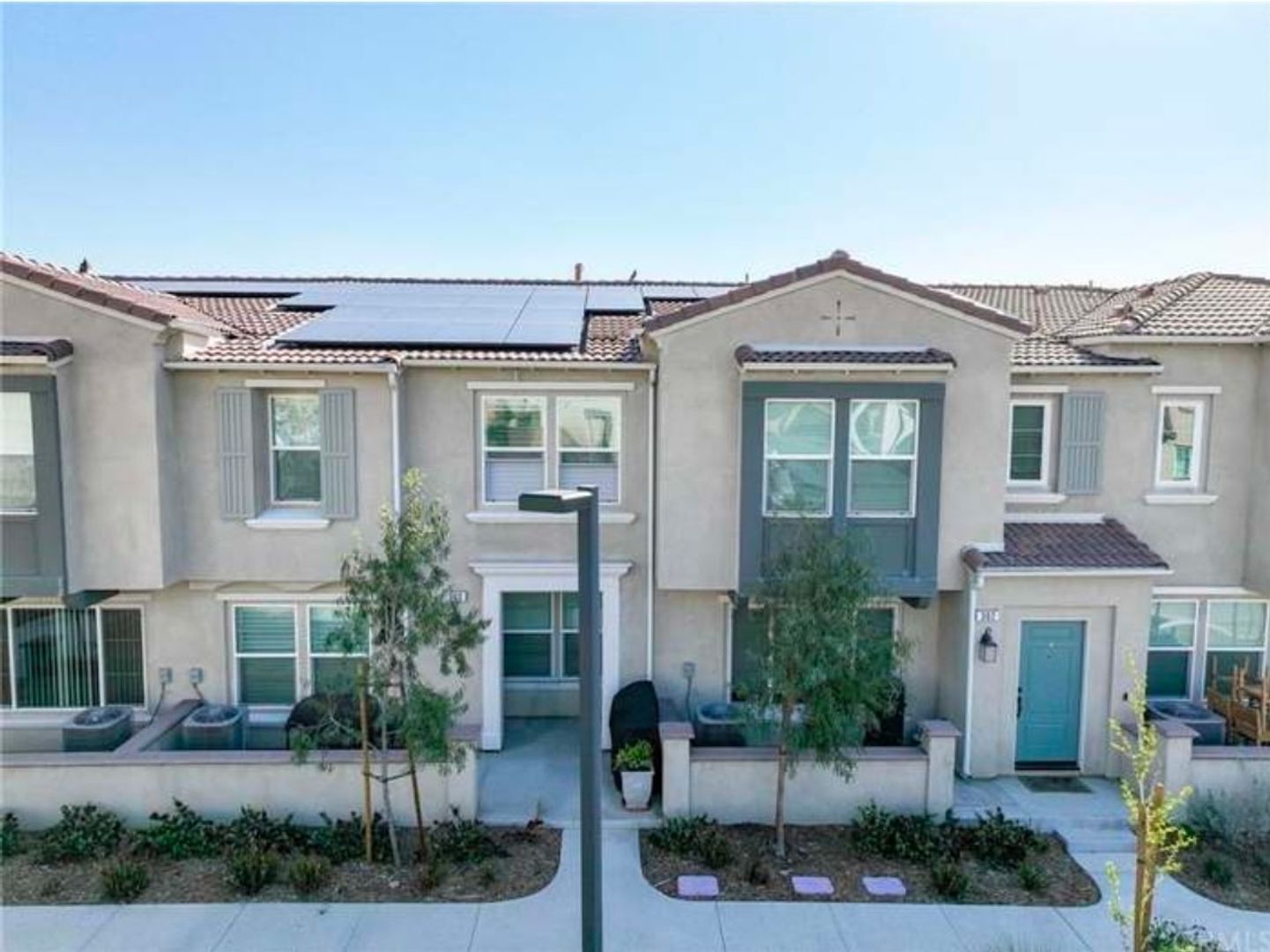 Fontana House: 7155 Citrus Ave