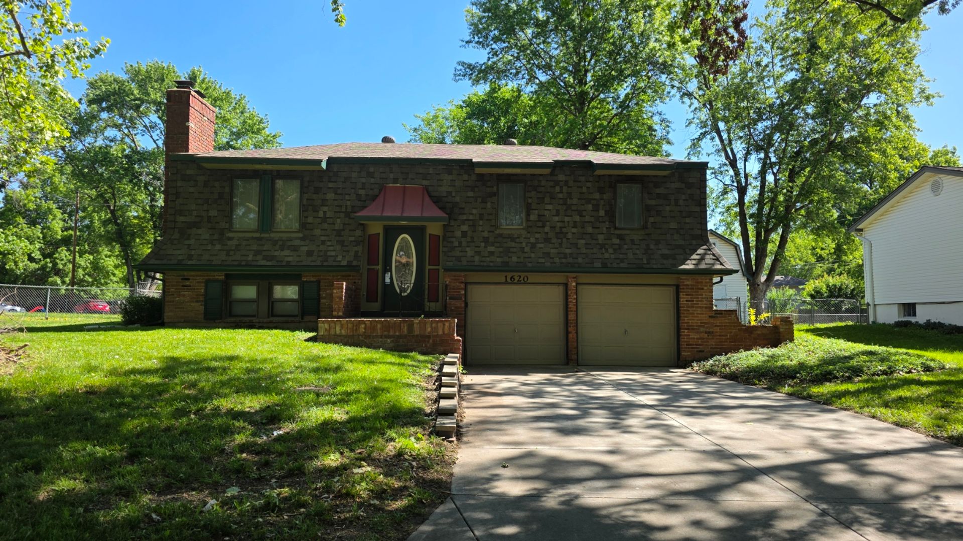Olathe House: 1620 W Brittany St