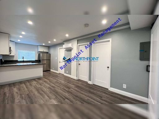 Available Now! 2 BR/1BA | Upgraded Unit | In quite Gated 7 plex Community| In San Diego! – photo 1
