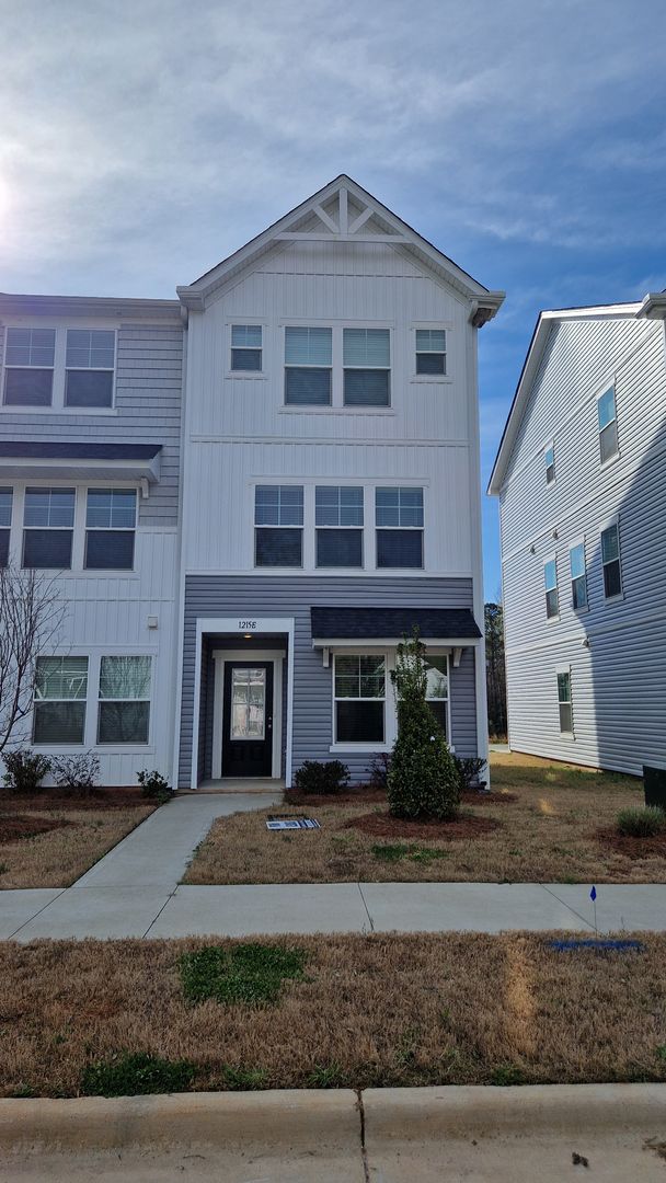 Mooresville Townhome: 1215 Briarhill Rd