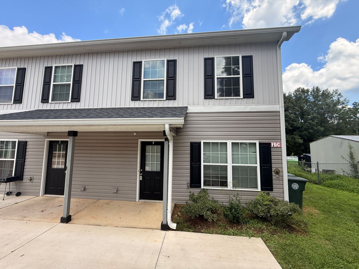 Salisbury Apartment: 1207 Davis St