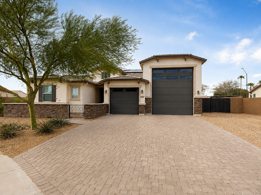4-Bedroom, 3 Bath Single Family for Rent in Goodyear, AZ | Attached Garage & Modern Kitchen – photo 1