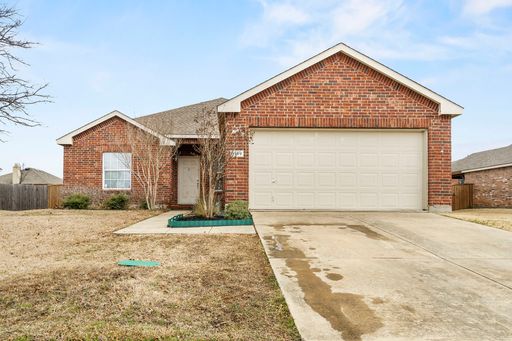 3-Bedroom, 2 Bath Single Family for Rent in Wylie, TX | Attached Garage & Modern Kitchen
