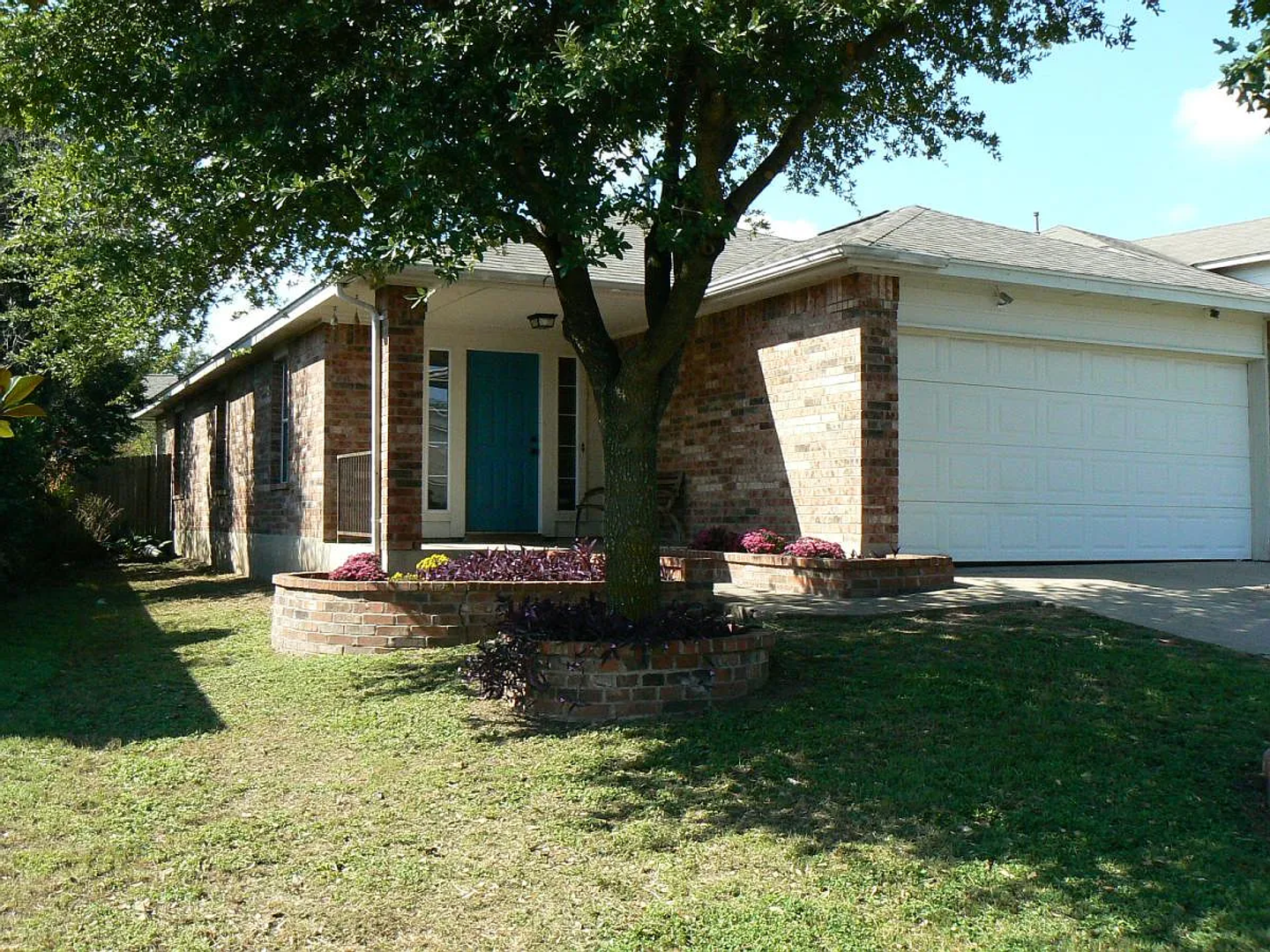 Pflugerville House: 1105 Coronation Way