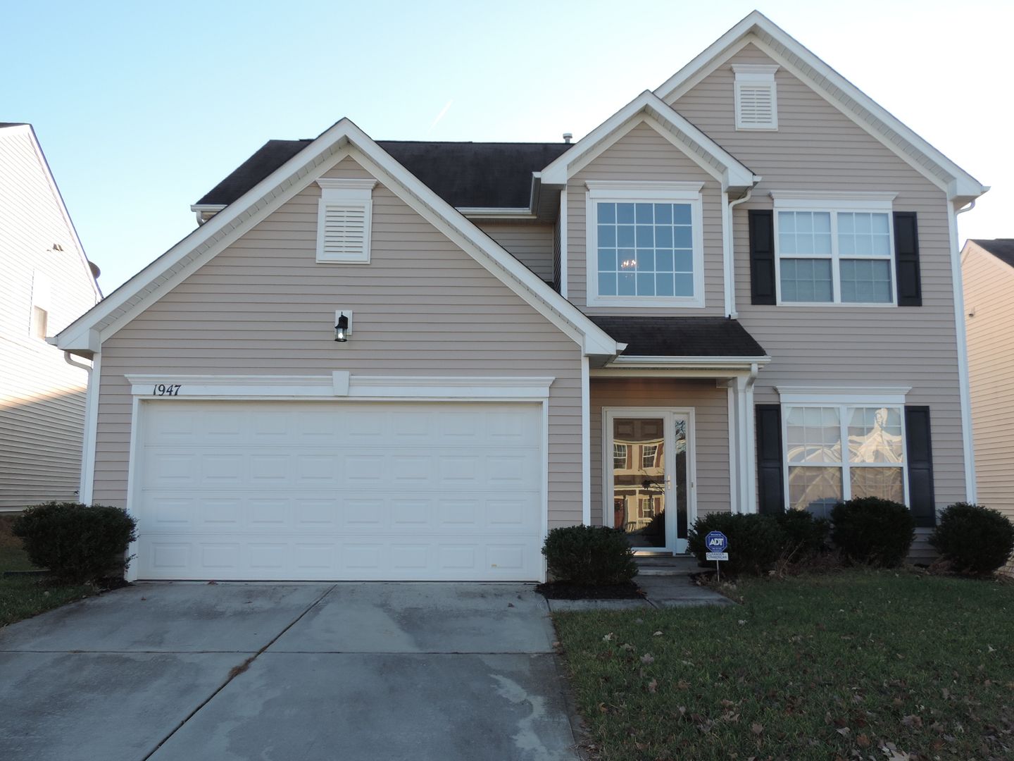 Harrisburg House: 1947 Moss Creek Dr