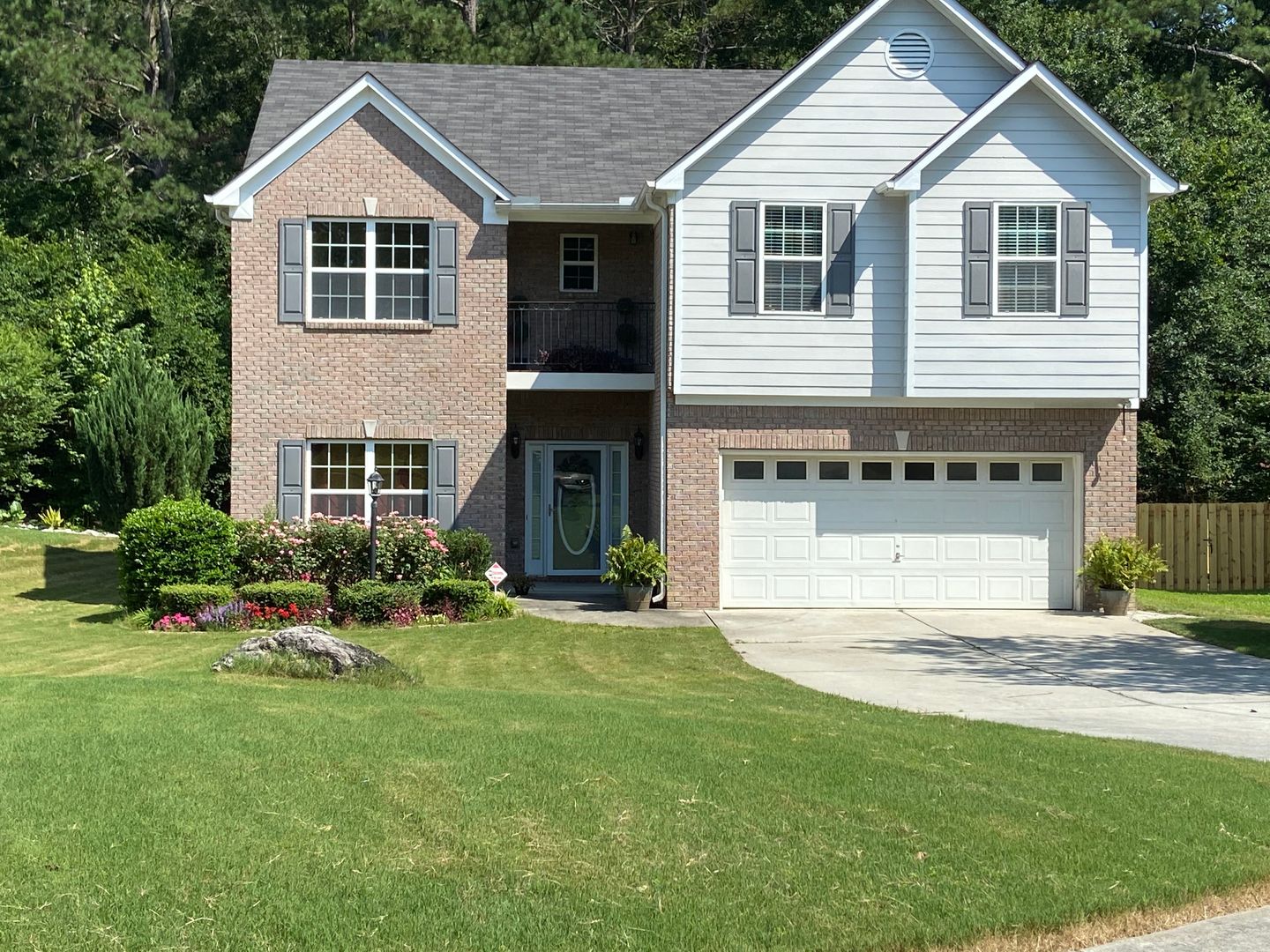 Snellville House: 2263 Crimson Creek Ln