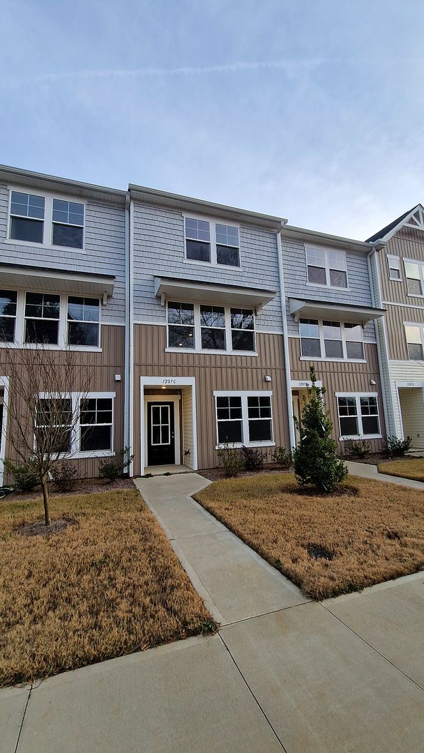 Mooresville Townhome: 1207 Briarhill Rd