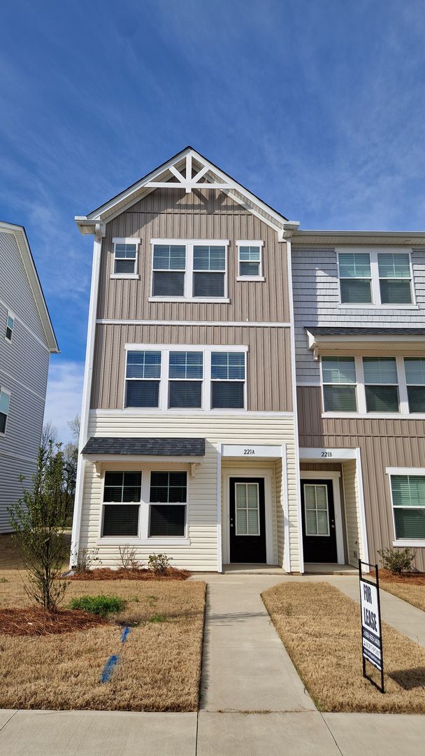 Mooresville Townhome: 221 Kennerly Ave