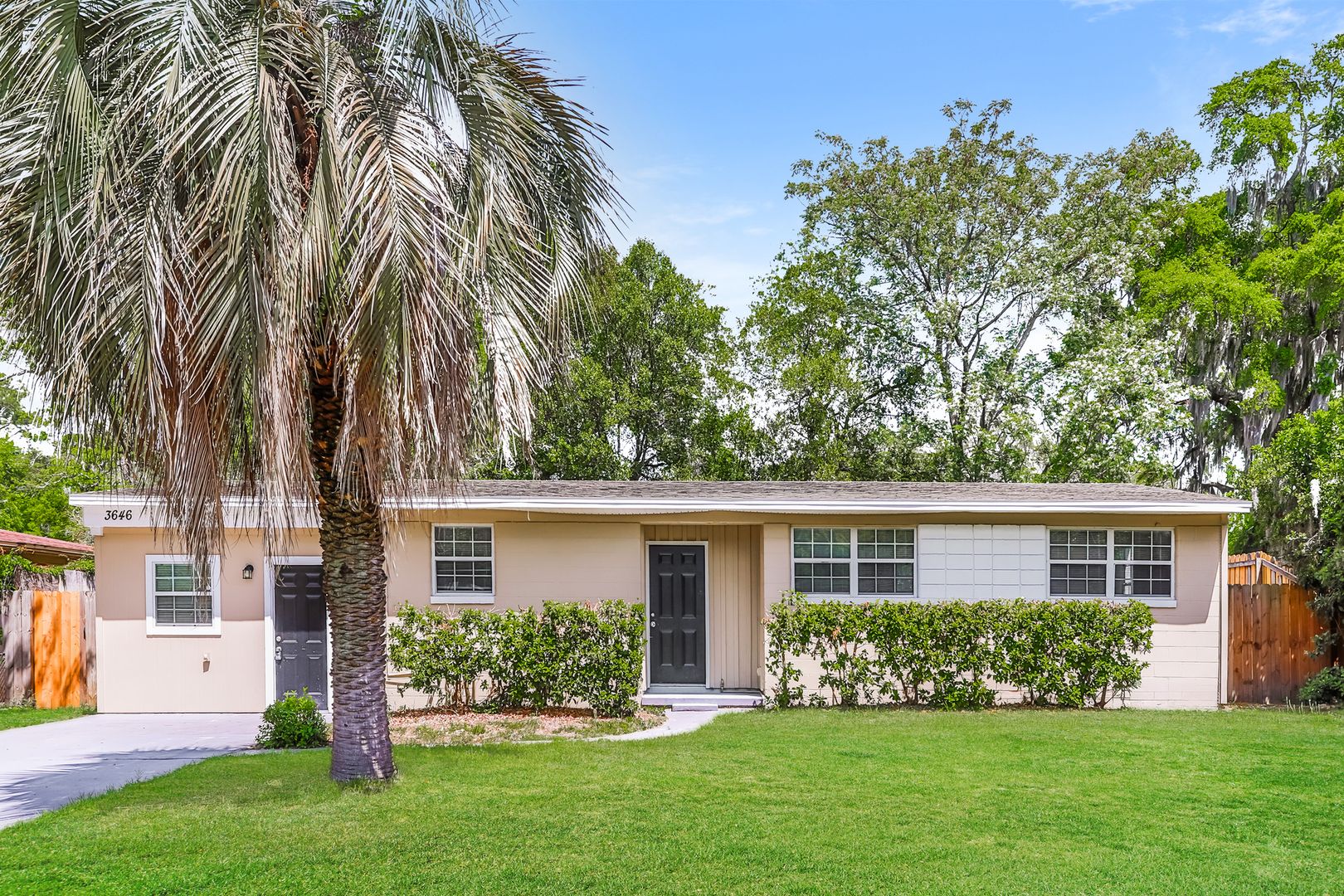 Jacksonville House: 3646 Colebrooke Dr