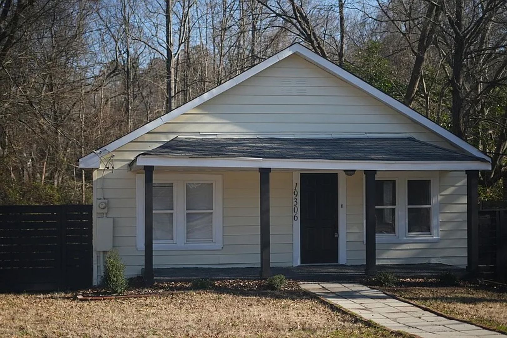 Cornelius House: 19306 S Hill St