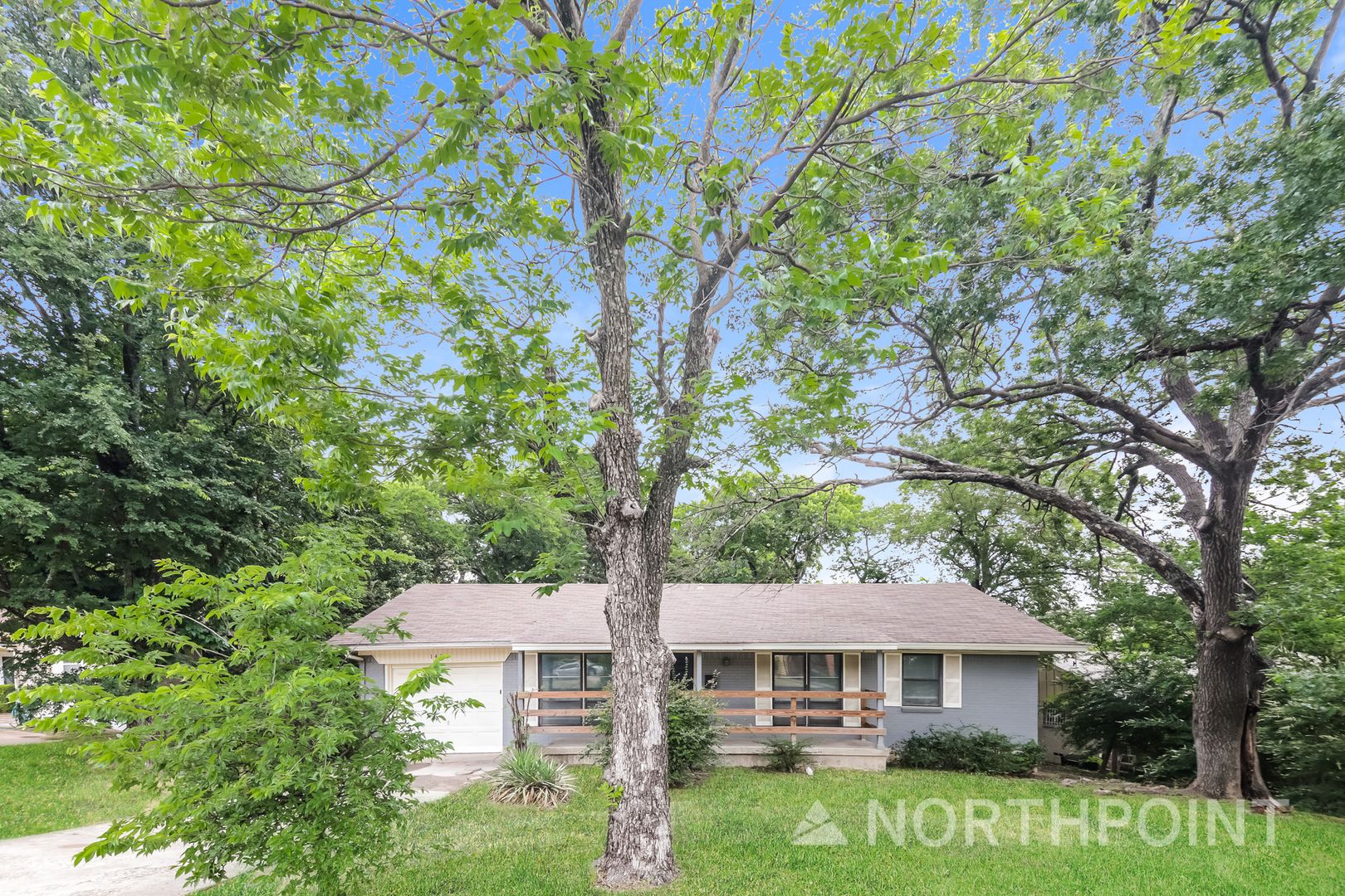 Dallas House: 1435 Whispering Trl