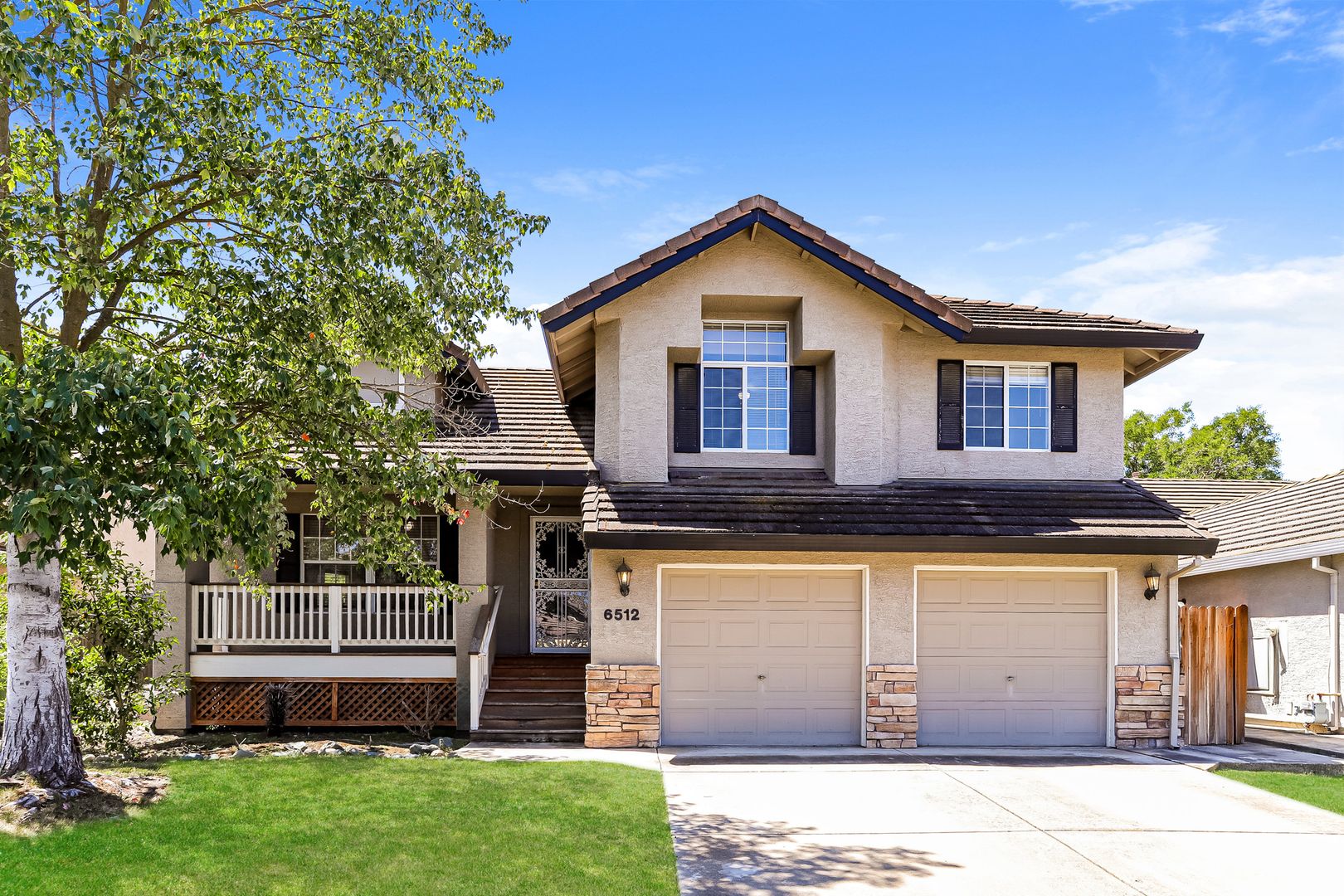 Elk Grove House: 6512 Brockenhurst Dr