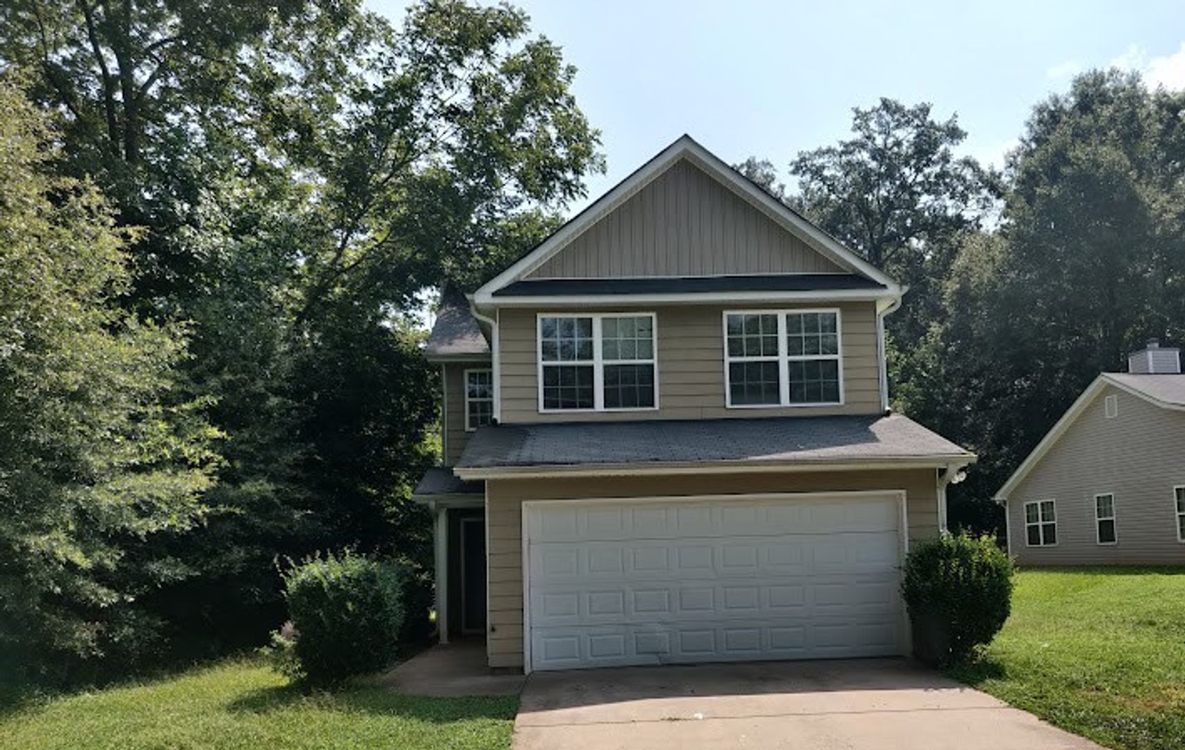 Griffin House: 304 Willow Way