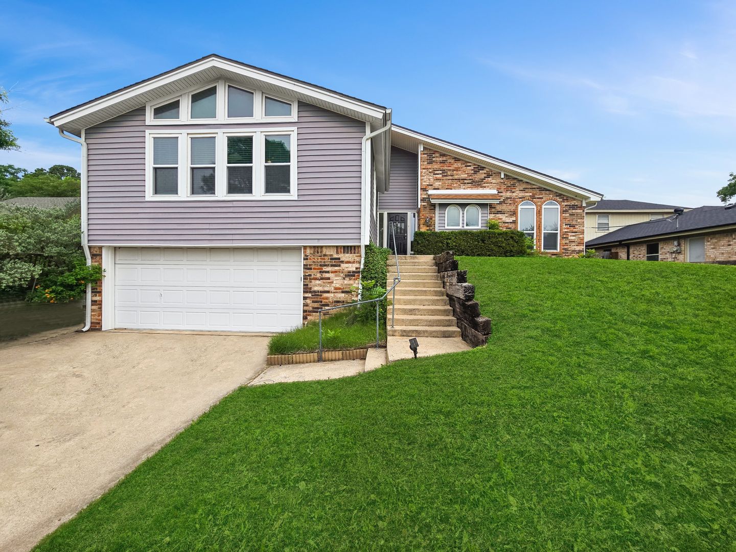 Hurst House: 408 Cavender Ct