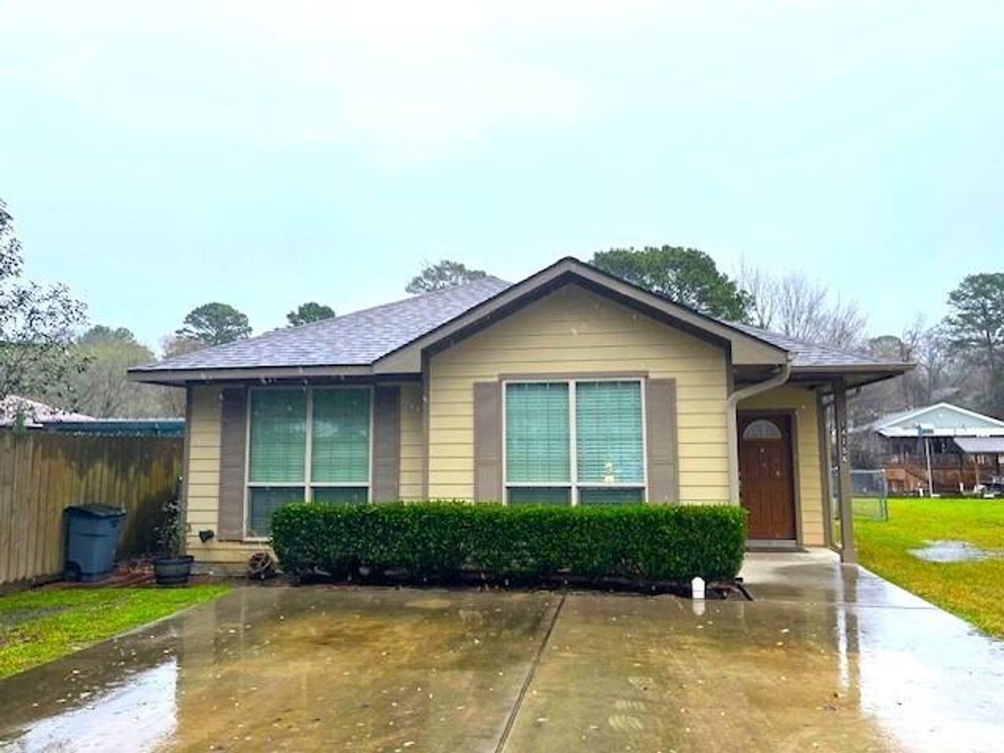 Willis House: 14156 Shadow Bay Dr