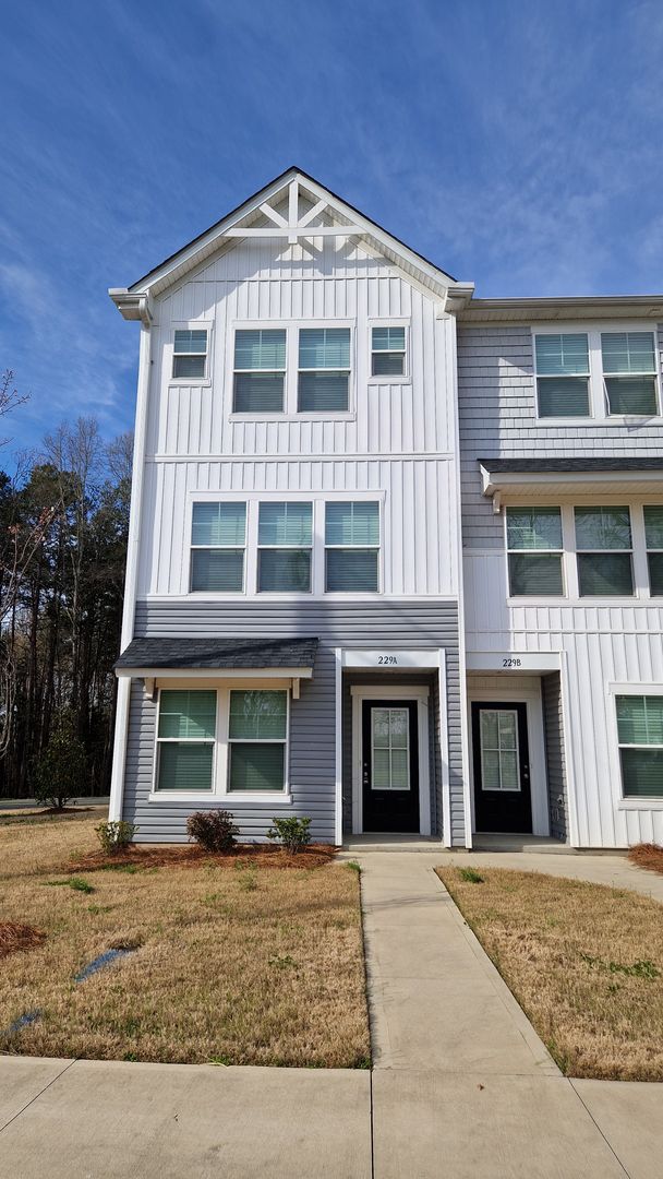 Mooresville Townhome: 229 Kennerly Ave