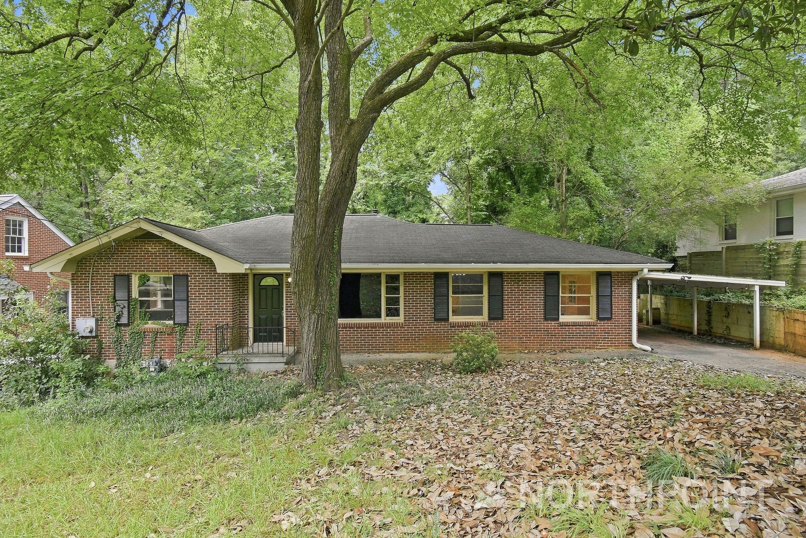 Decatur House: 1003 Forrest Blvd