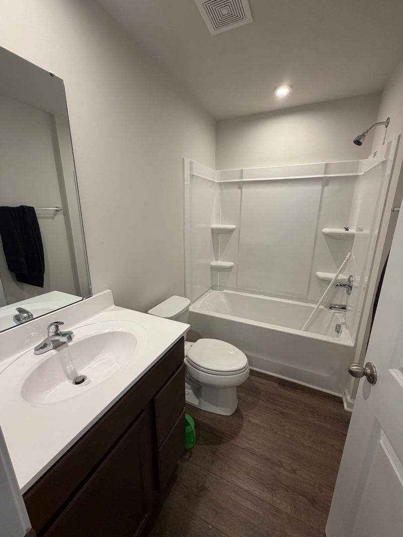Clinton House: 131 Highland Station Dr