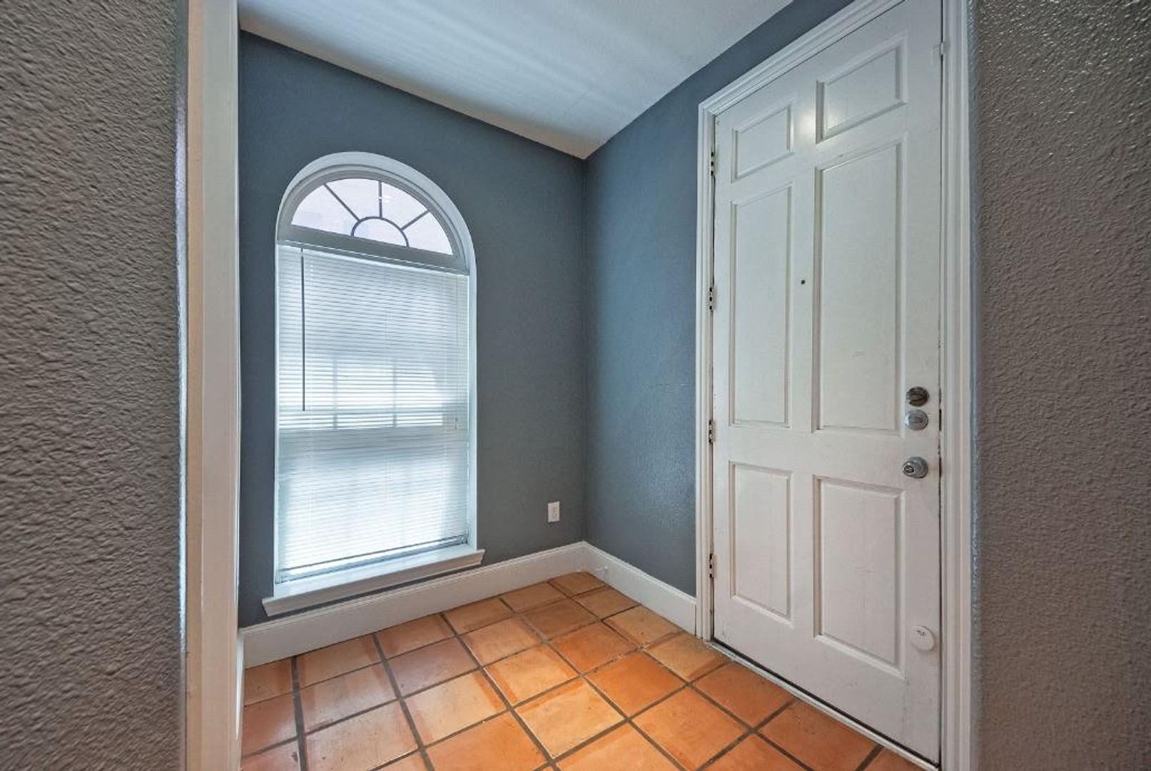 Dallas Apartment: 5713 Lewis St