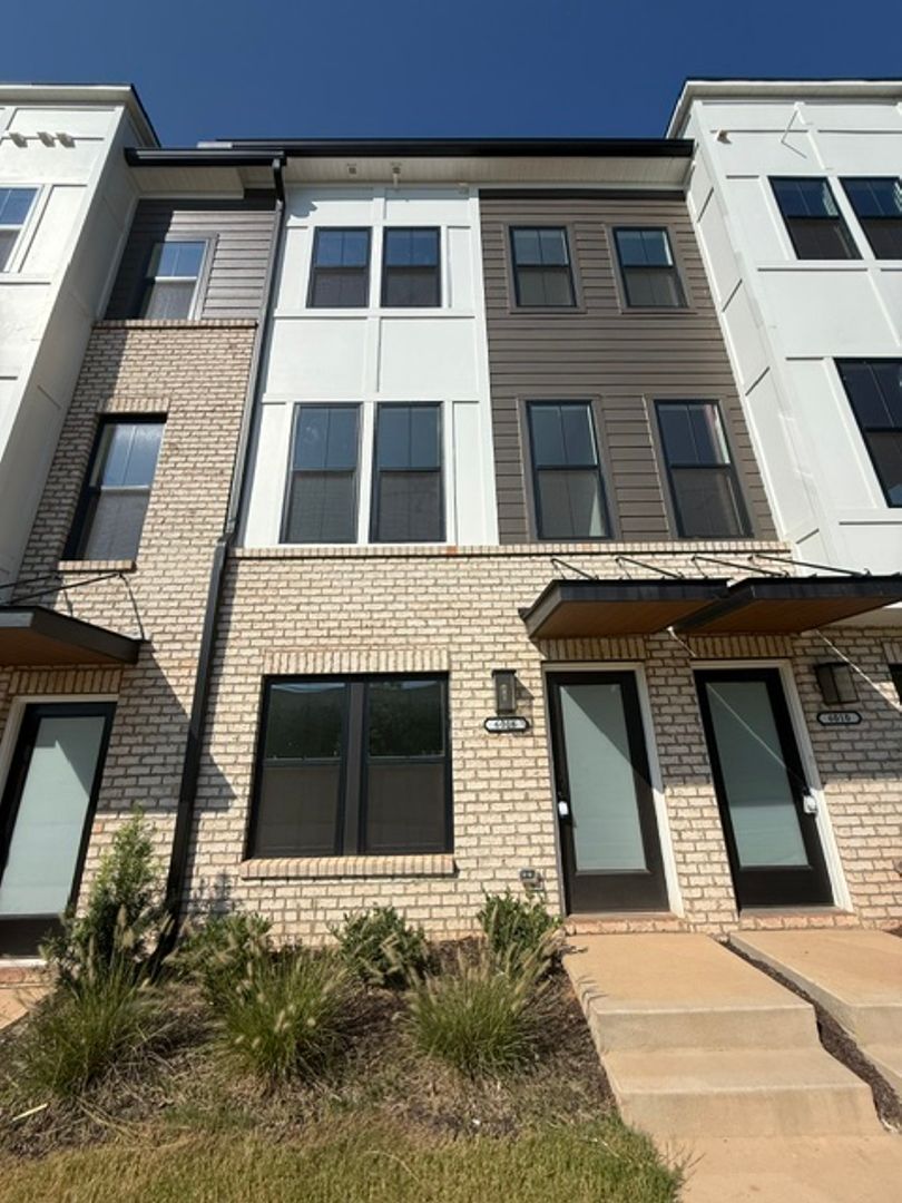 Charlotte Townhome: 6016 Old Pineville Rd