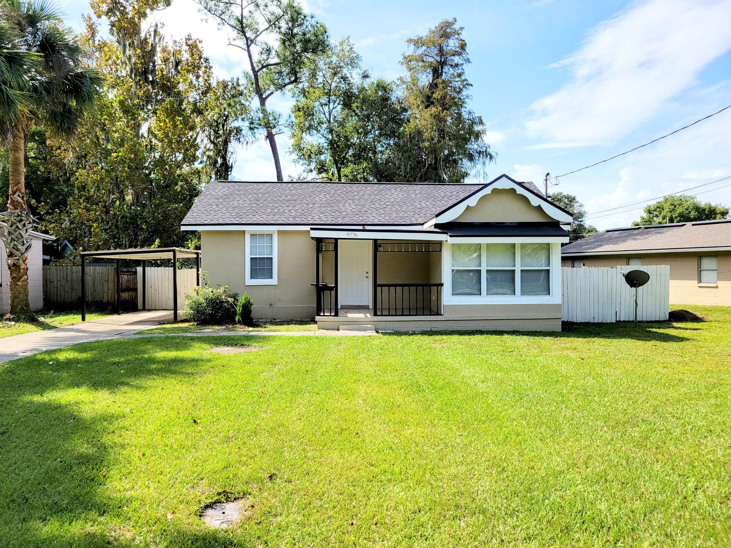 Jacksonville House: 9776 Hogan Rd