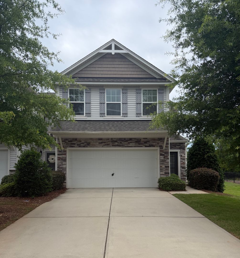 Fort Mill House: 453 Tayberry Ln