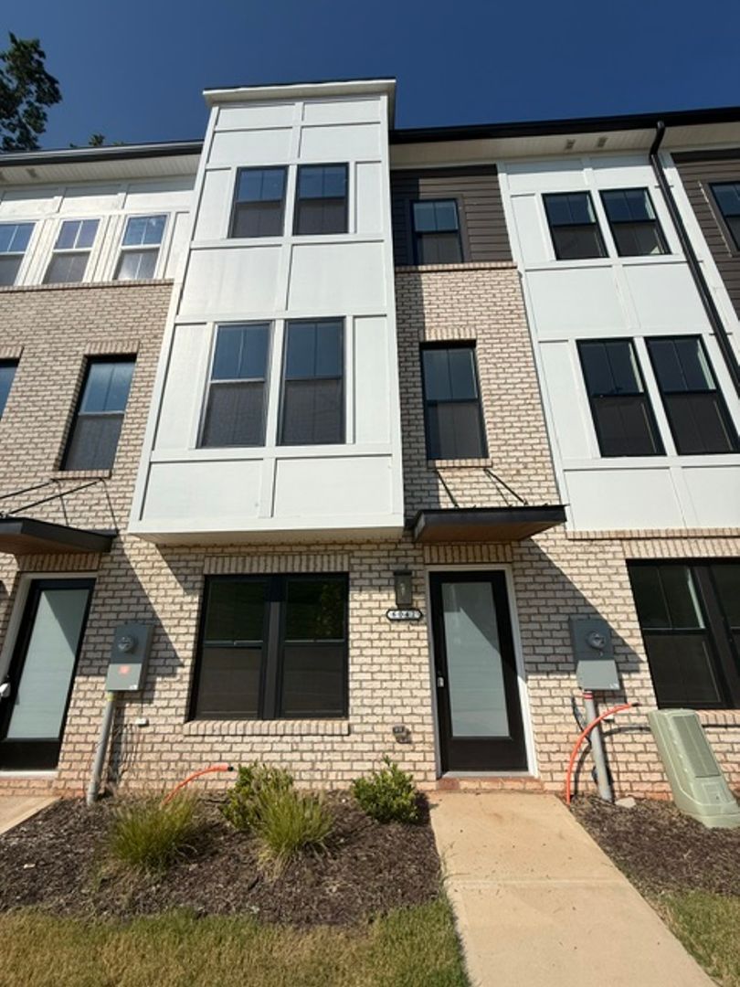 Charlotte Townhome: 6042 Old Pineville Rd