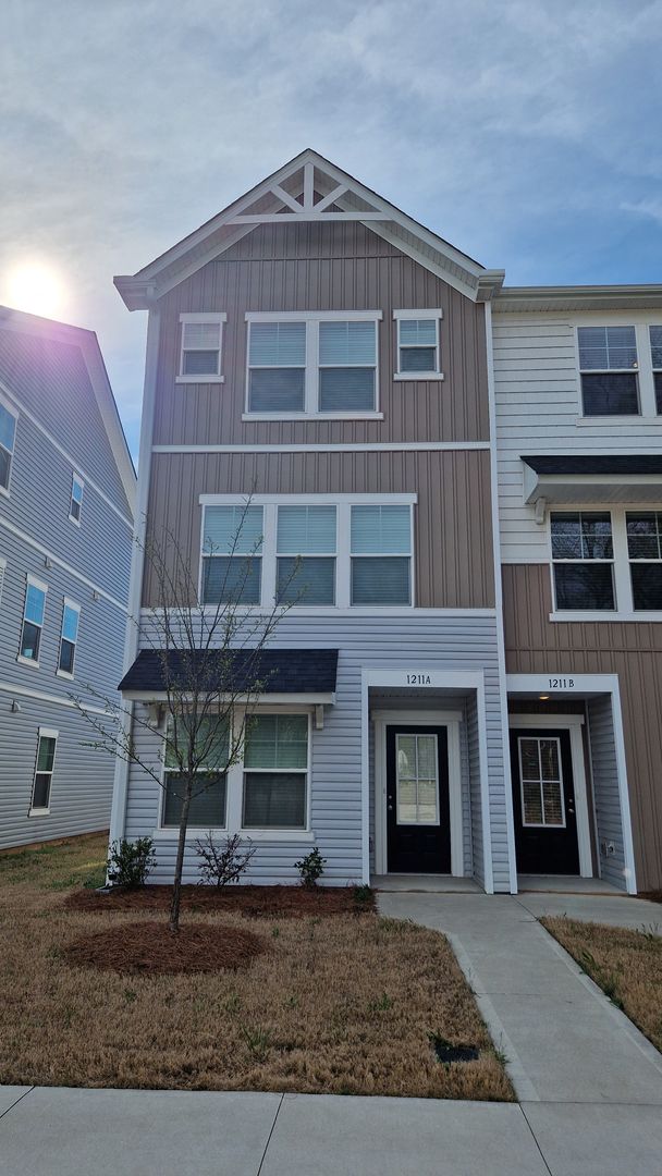 Mooresville Townhome: 1211 Briarhill Rd