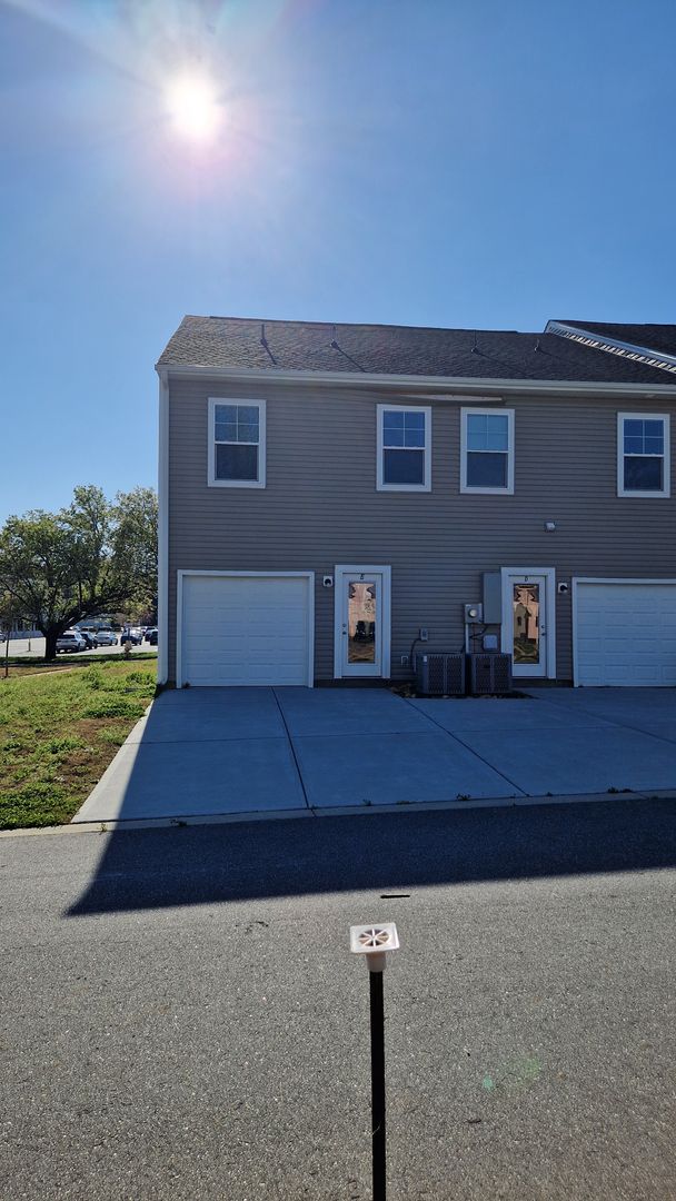 Mooresville Townhome: 1207 Pine St