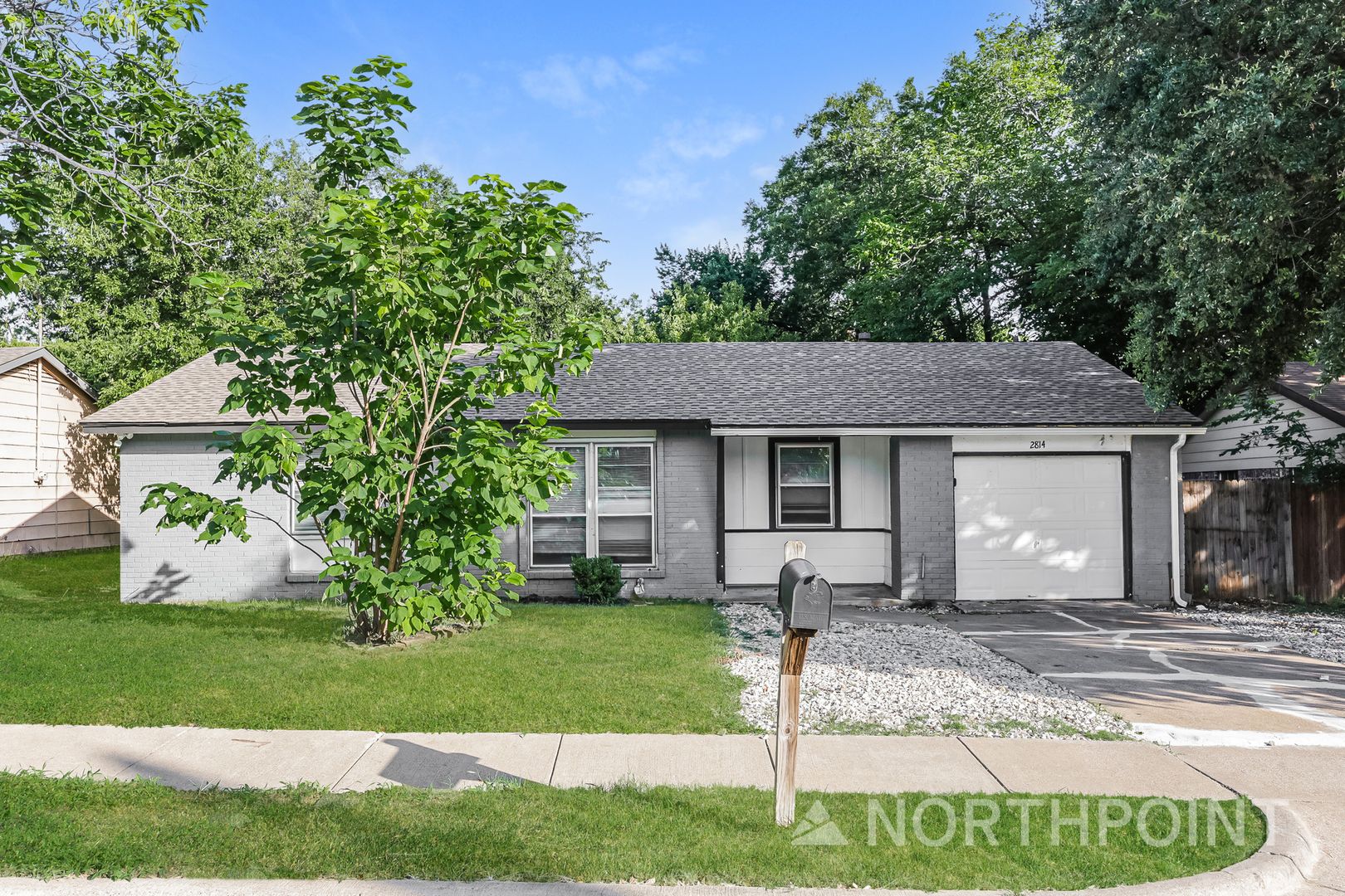 Arlington House: 2814 Sequoia Ln