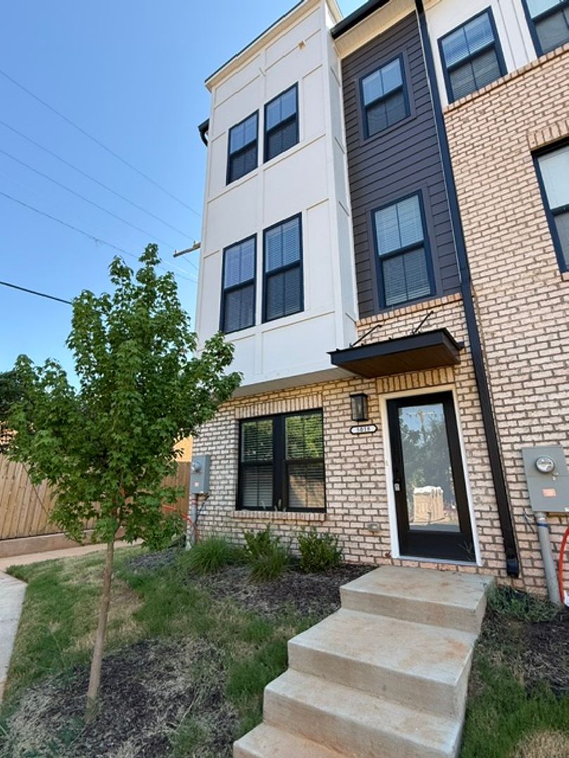 Charlotte Townhome: 5018 Grayton Al