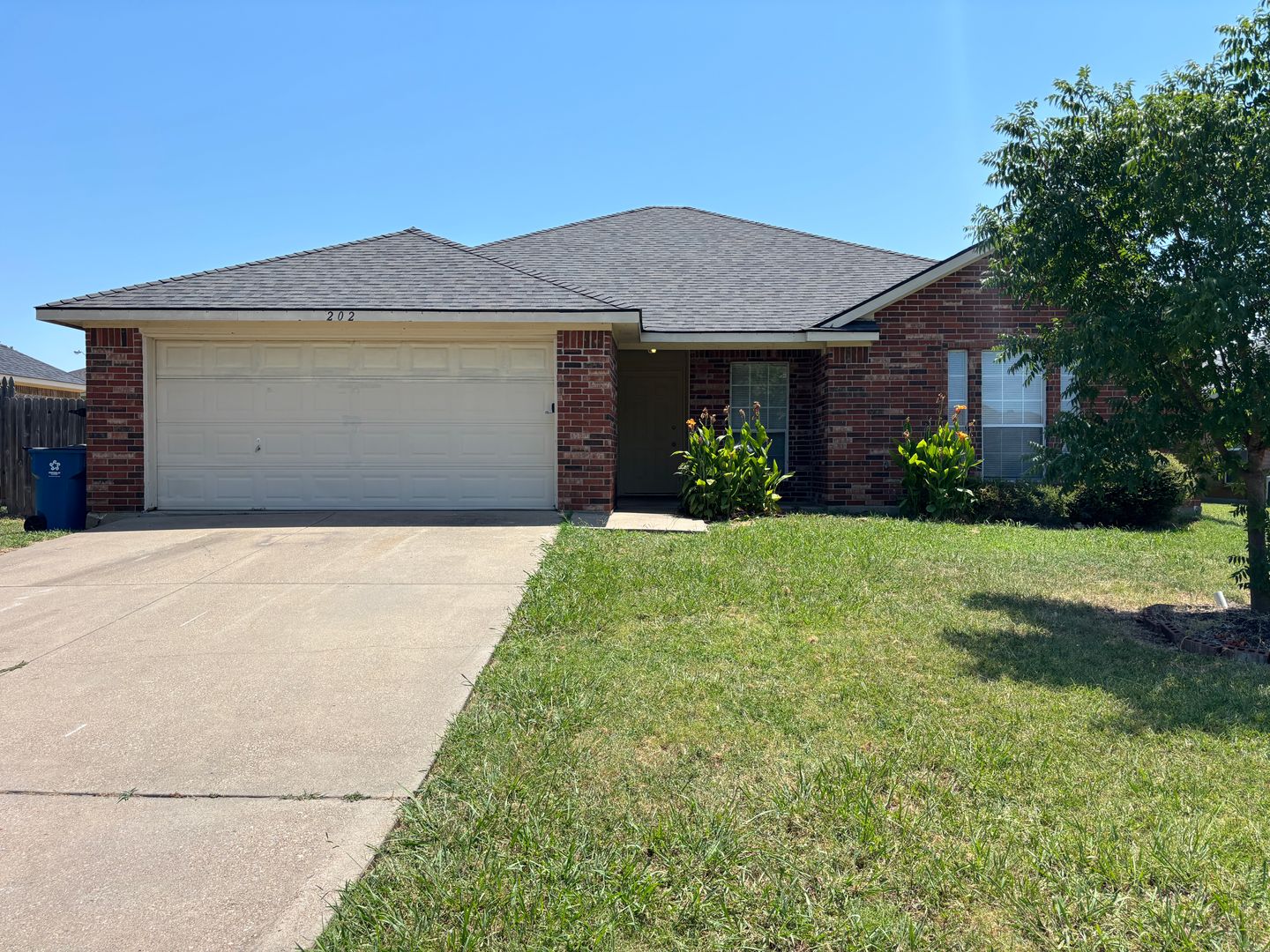 Alvarado House: 202 Seminole Trl