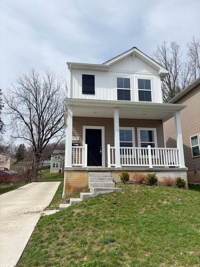 Akron House: 414 Douglas St