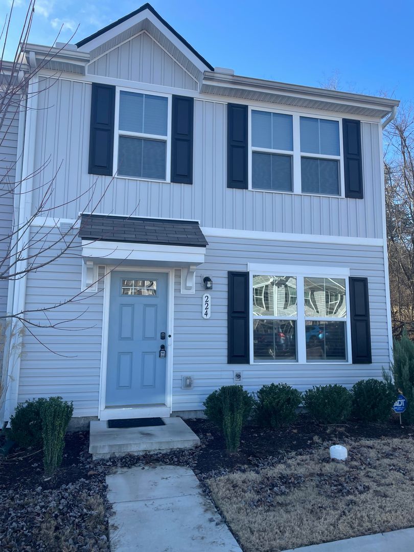Nashville House: 2757 Thornton Grove Blvd Unit 224