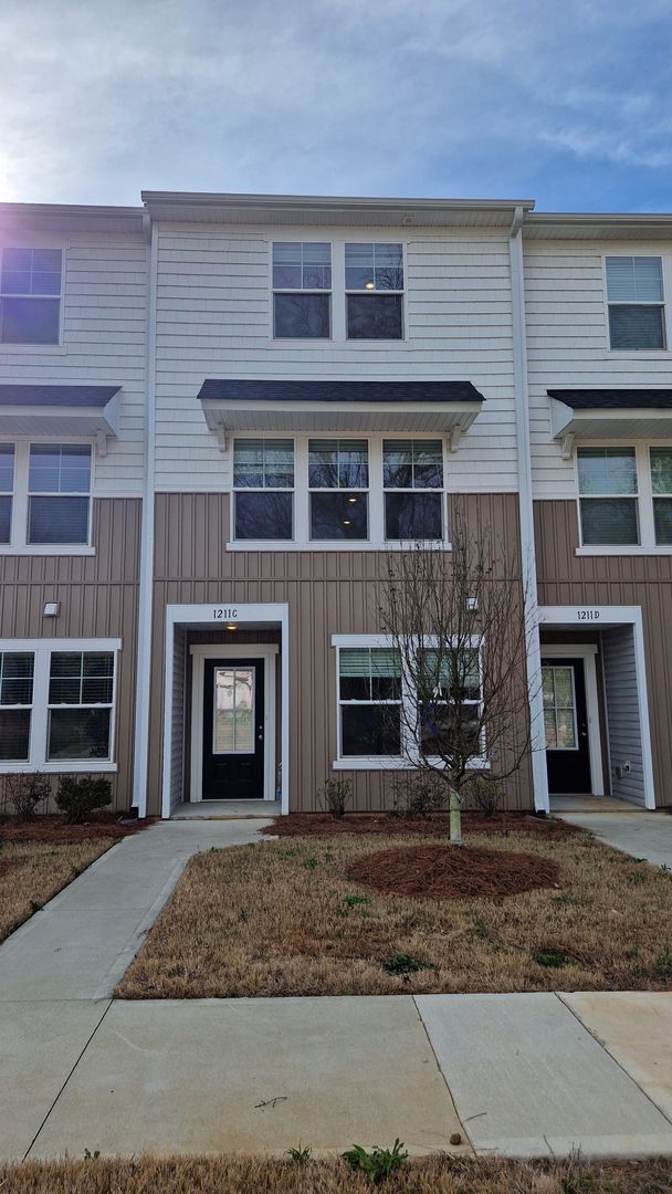 Mooresville Townhome: 1211 Briarhill Rd