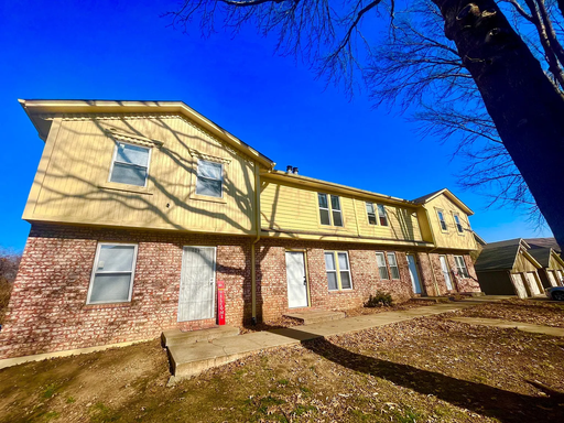 2BR/1.5BA | Newly Renovated Townhome Home | 1-Car Garage Parking | In Blue Springs!