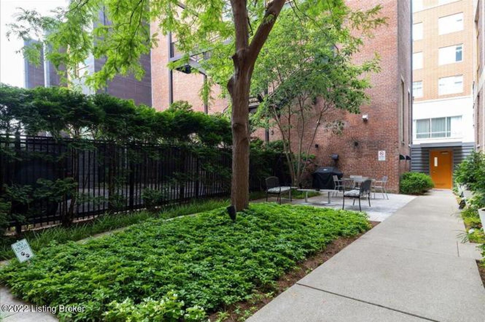 Louisville House: 309 E Market St Unit 313