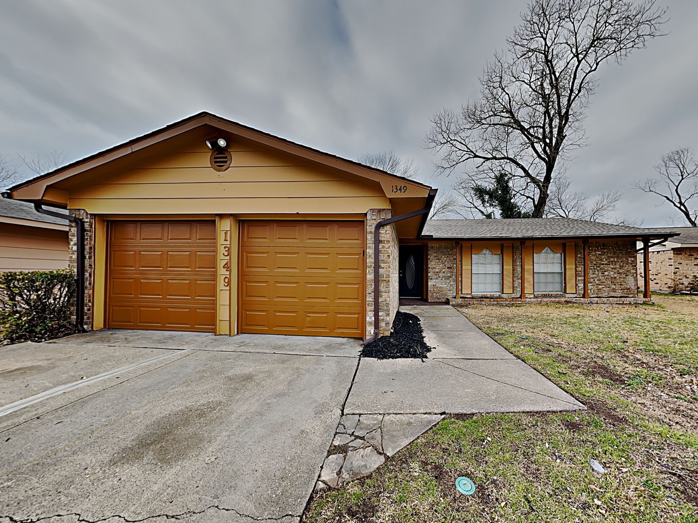 Mesquite House: 1349 Rutherford Dr