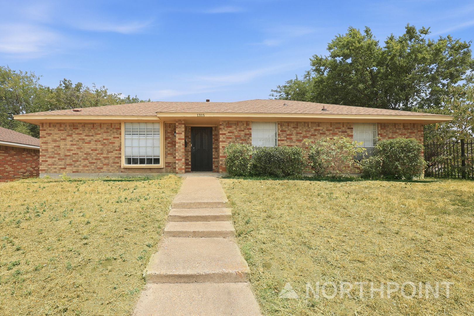 Dallas House: 1315 Drury Dr