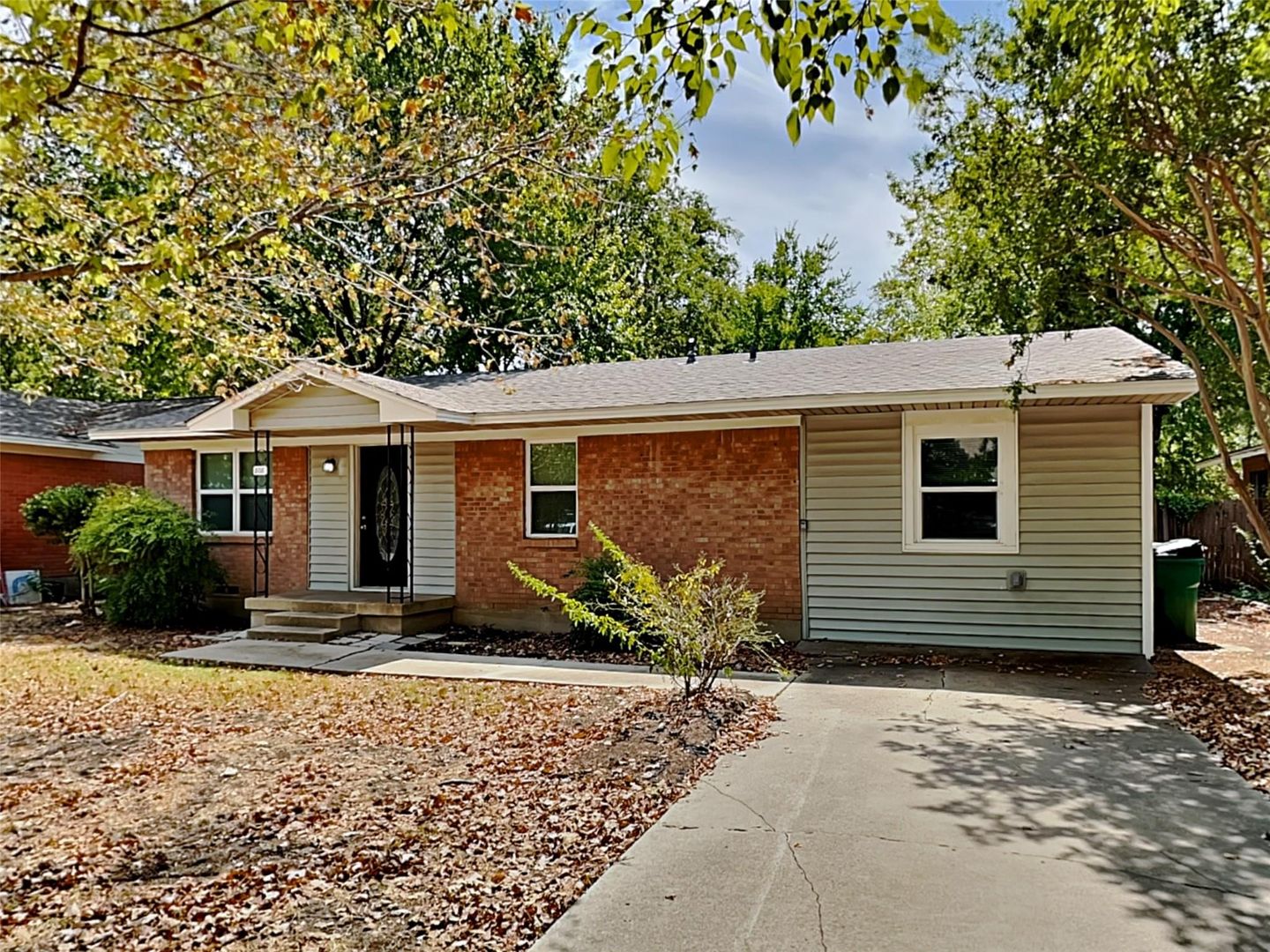 Denton House: 808 Laguna Dr