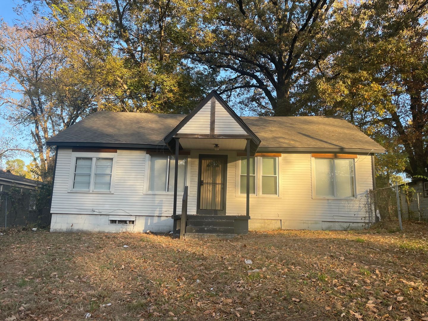 Memphis House: 3110 Sunrise St