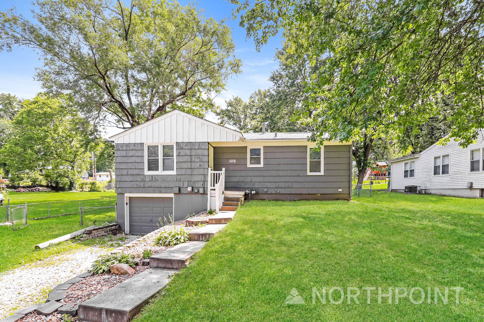 Kansas City House: 7937 N Jefferson St