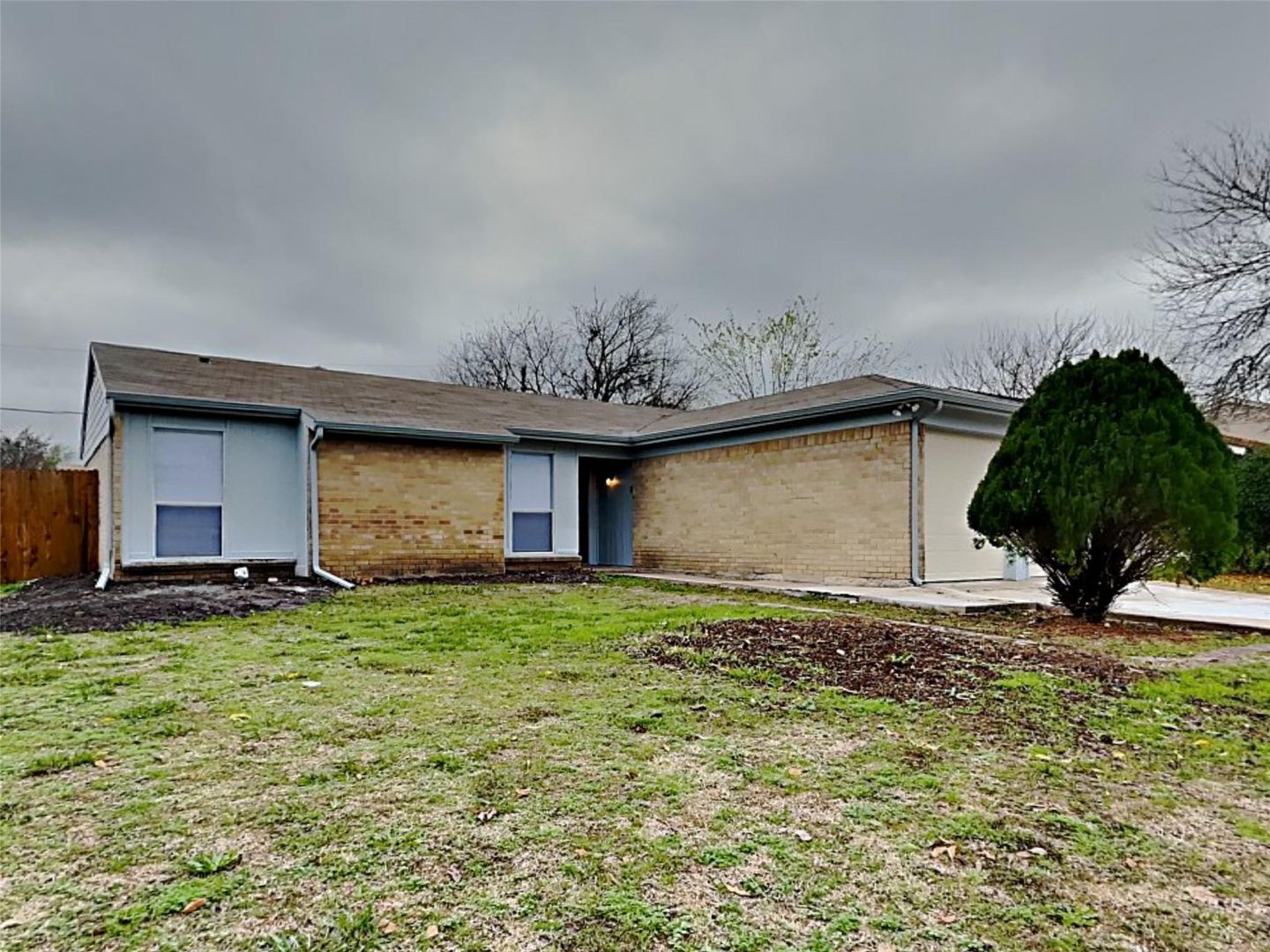 Grand Prairie House: 505 David Dr
