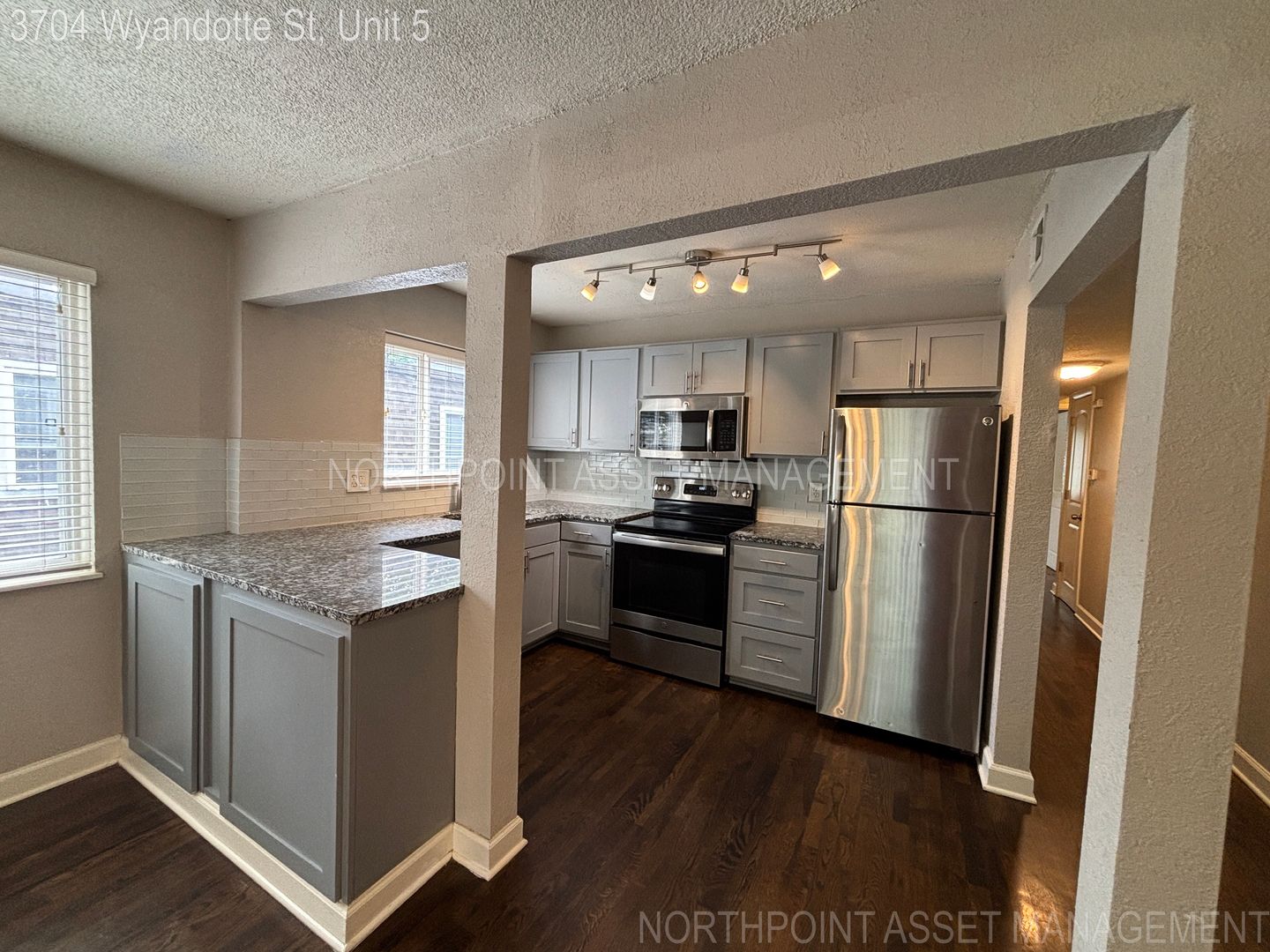 Kansas City Apartment: 3704 Wyandotte St, Unit 5