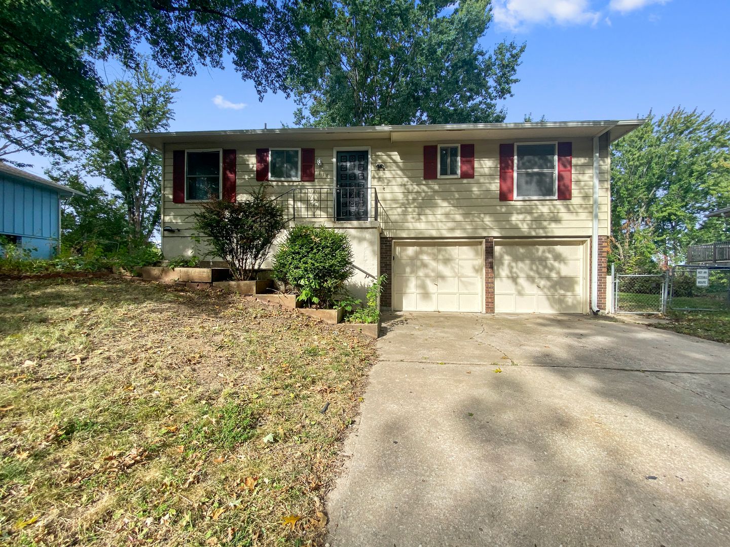 Lees Summit House: 118 SE Flagstone Dr