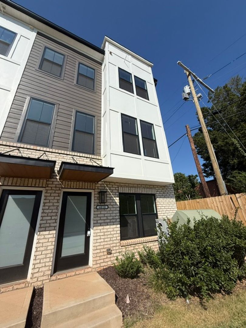 Charlotte Townhome: 6010 Old Pineville Rd