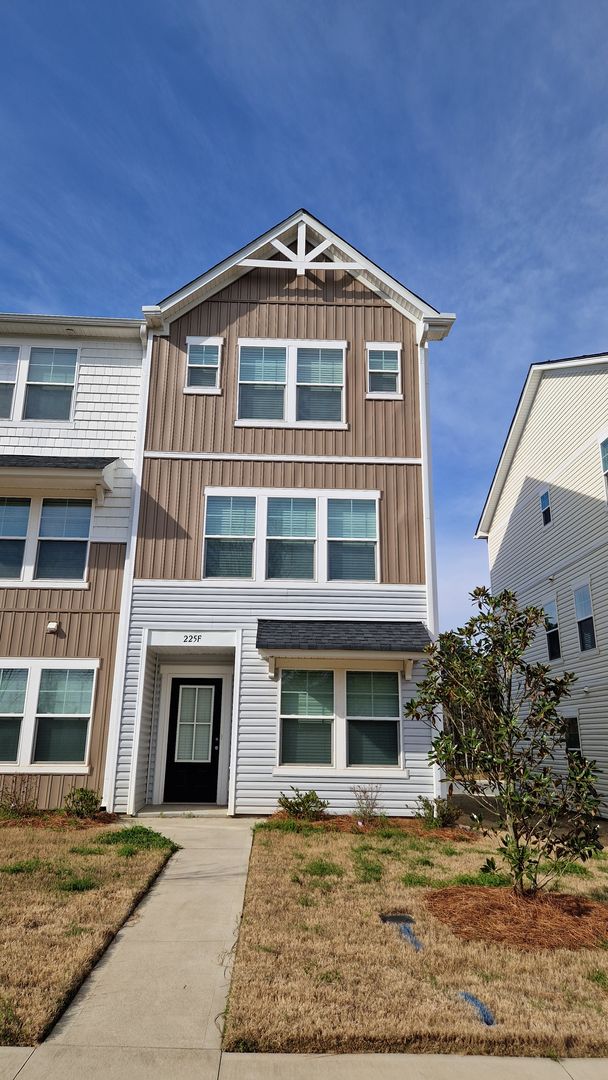 Mooresville Townhome: 225 Kennerly Ave