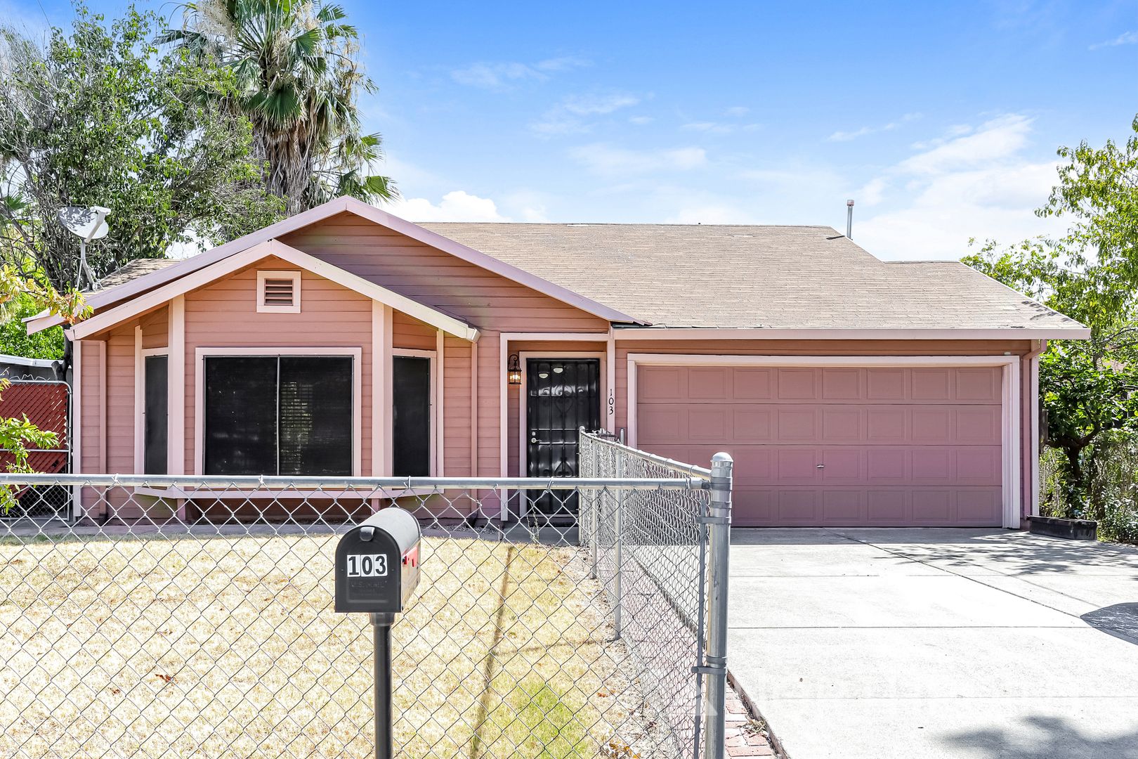 Sacramento House: 103 Tinker Way